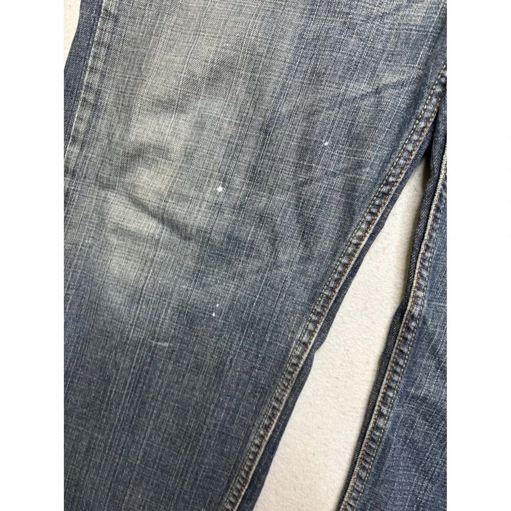 Levis levi 569